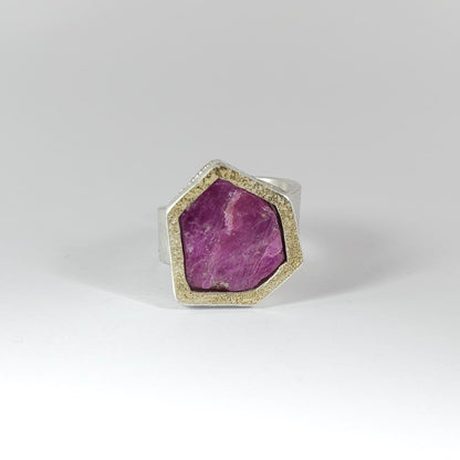 Rough ruby ring. QO