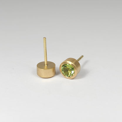 Colored solitaire earrings