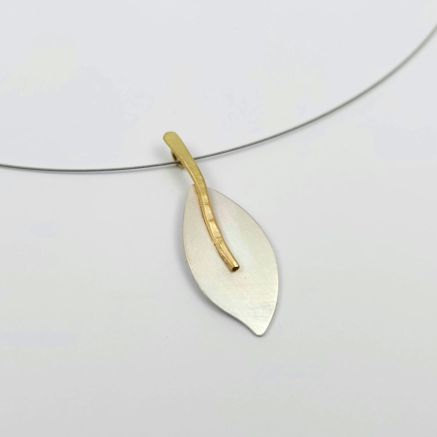 Corcovado Collection. Large leaf pendant.