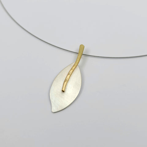 Corcovado Collection. Large leaf pendant.