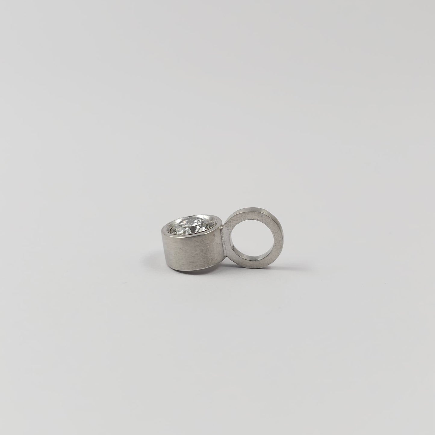 Solitaire pendant 040 white gold
