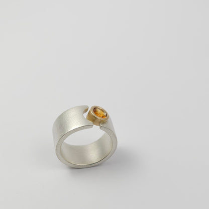 Anell sorrejat amb citrí