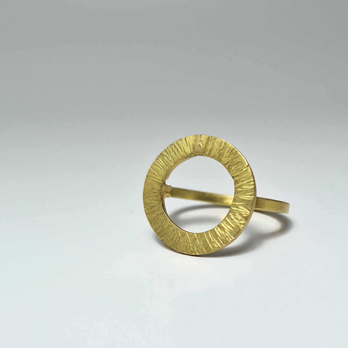 Ring from the esKarxat collection