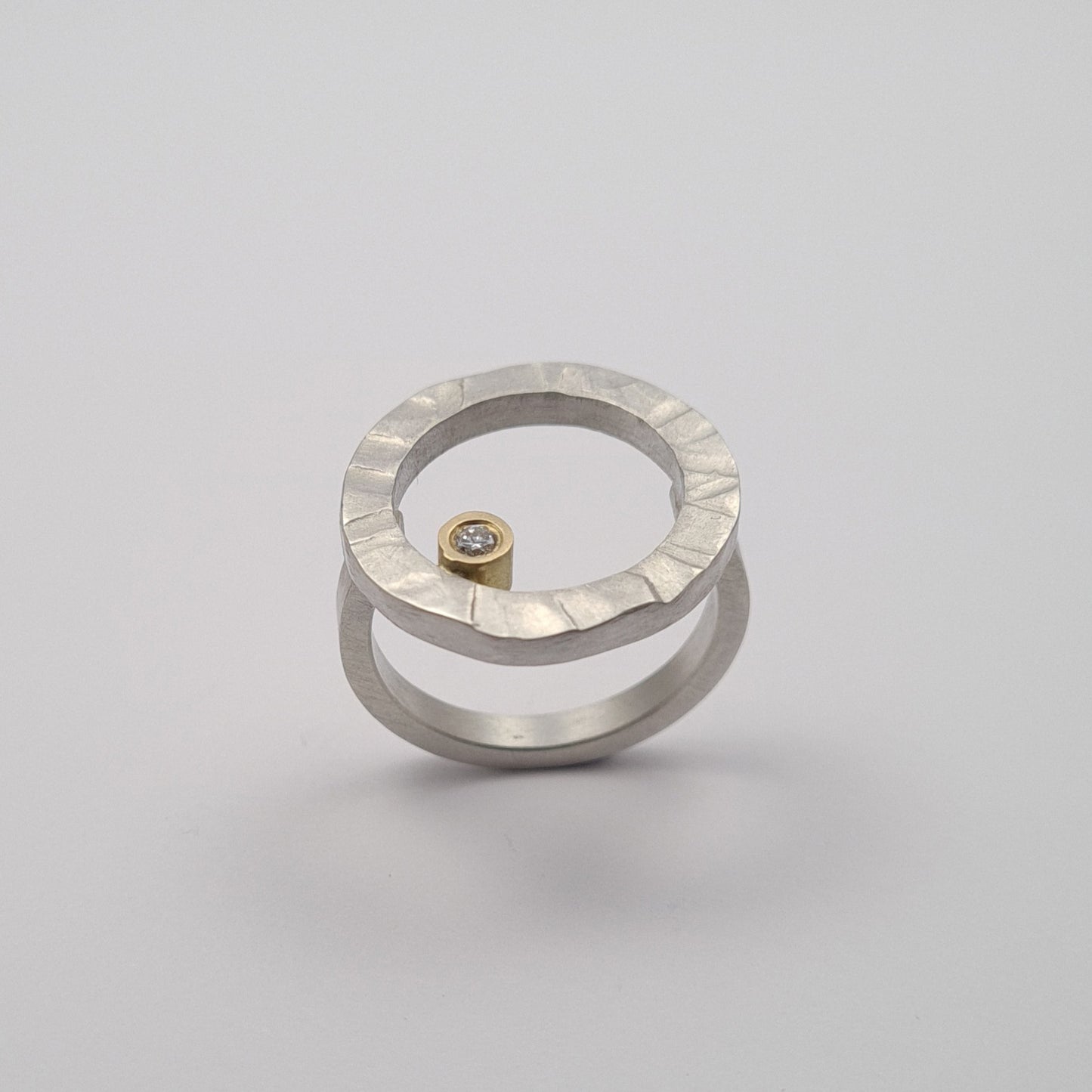 Ring from the forJa collection. Circles