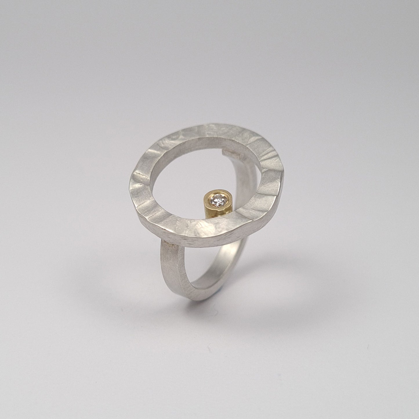 Ring from the forJa collection. Circles
