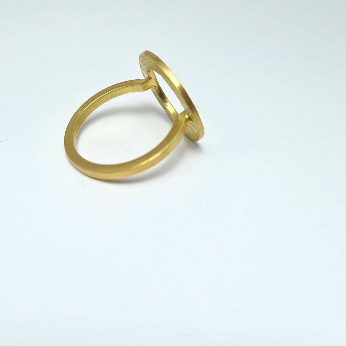 Ring from the esKarxat collection