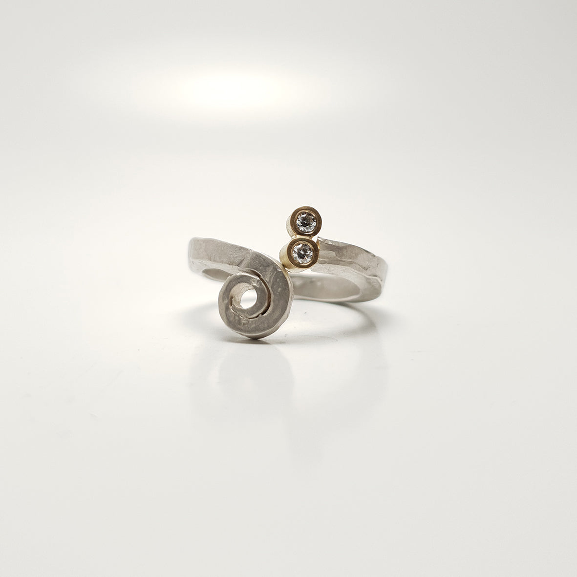 Ring from the forJa collection.