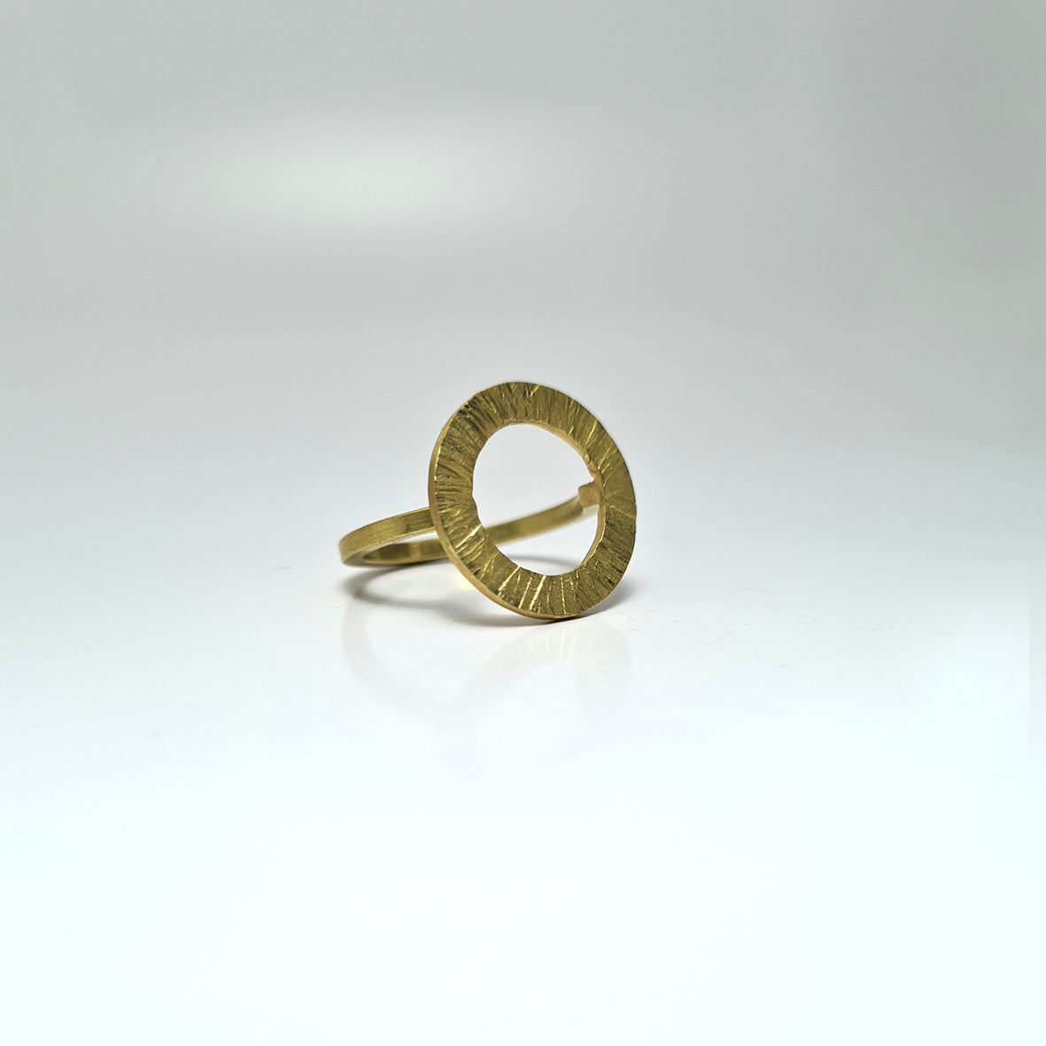 Ring from the esKarxat collection