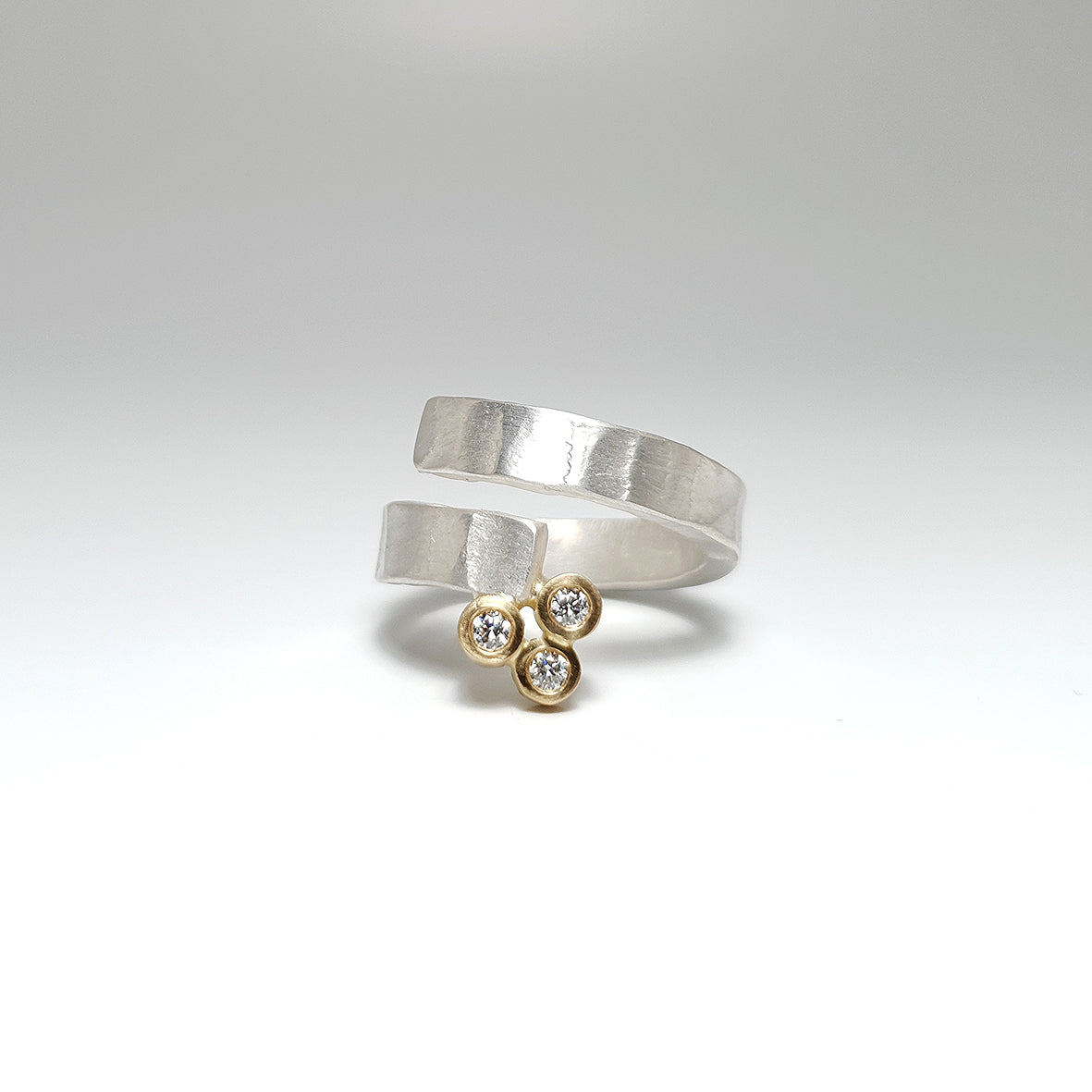 Ring from the forJa collection.