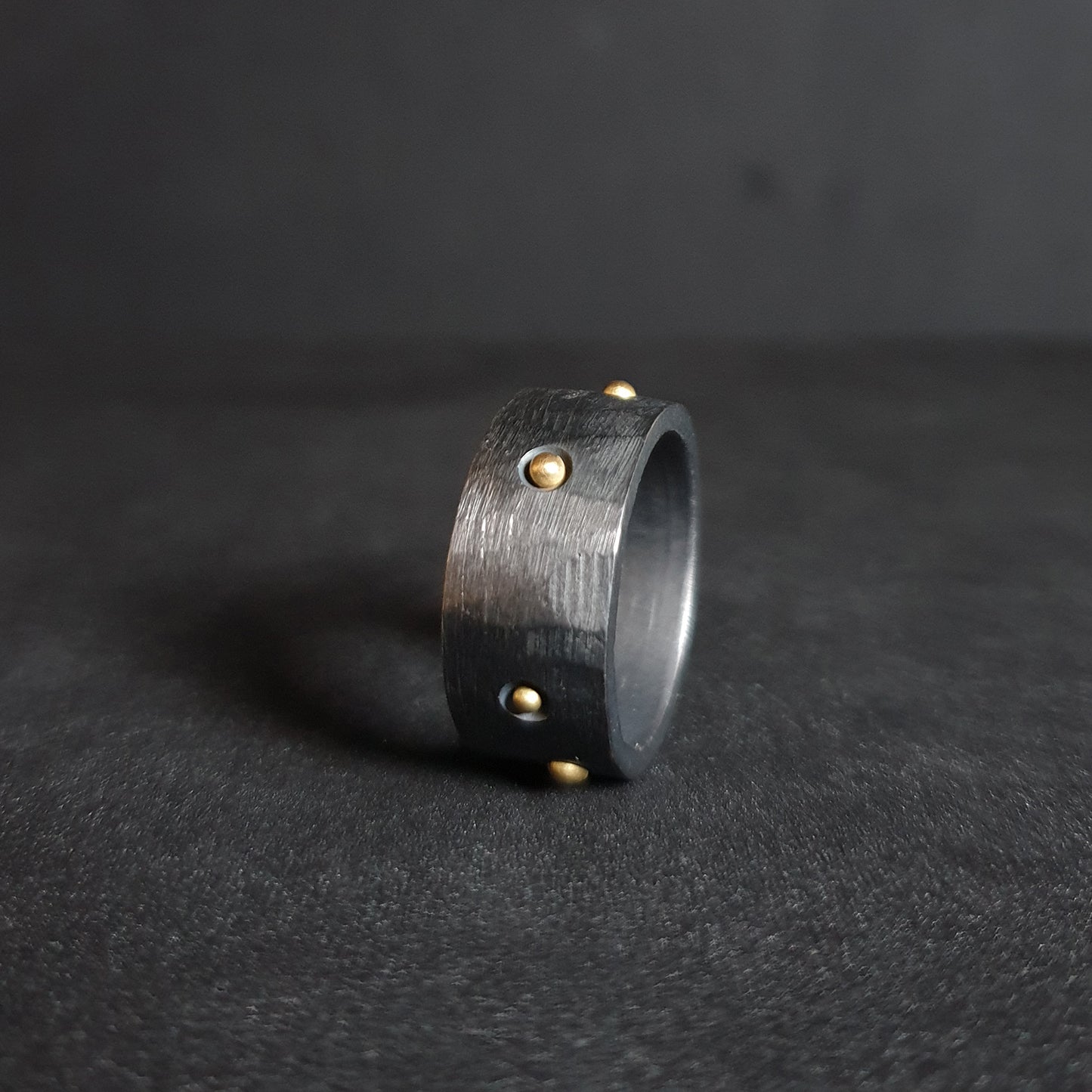 Ring from the manOr collection