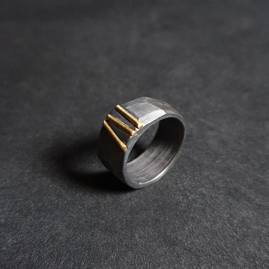 Ring from the manOr collection