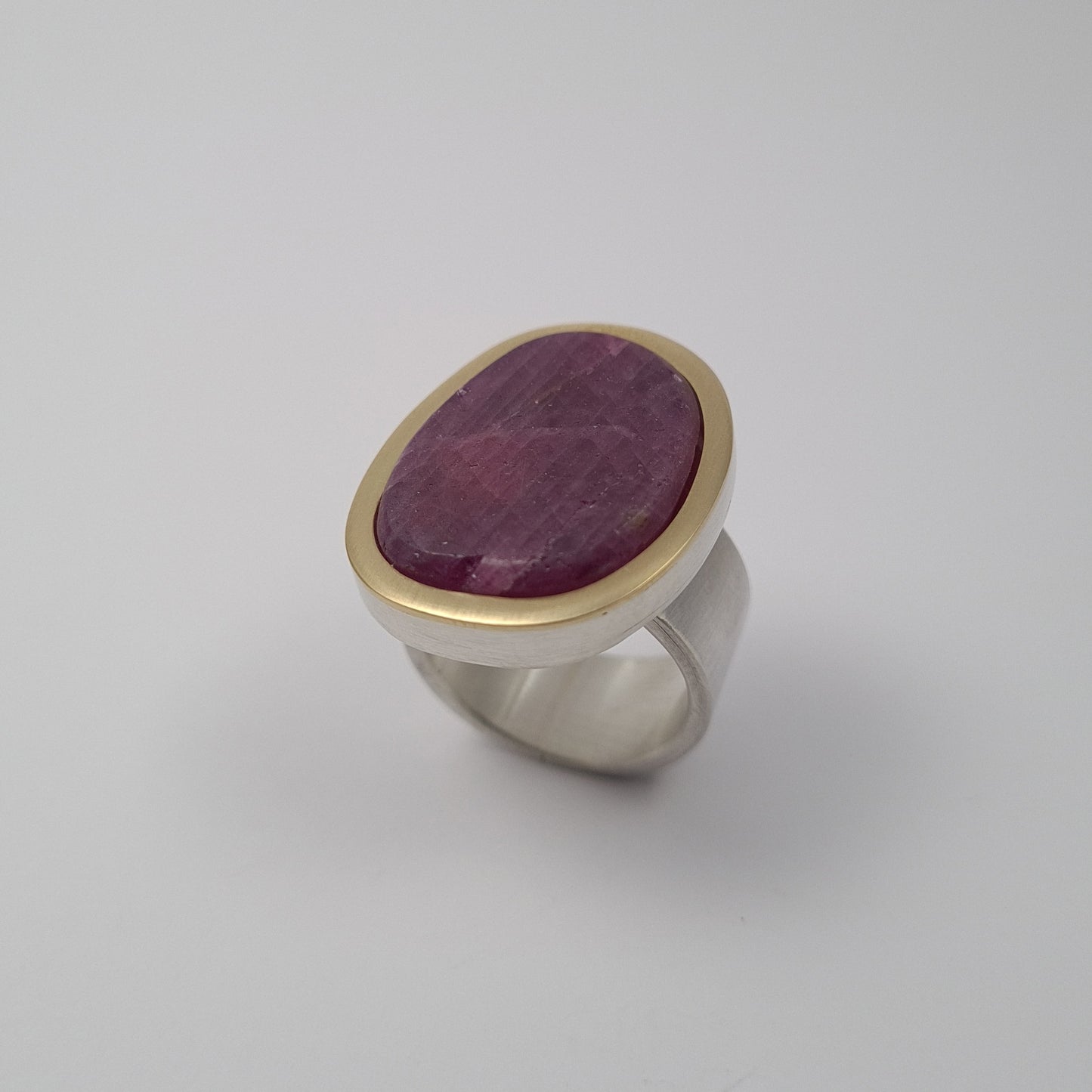 Rough ruby ring. QO