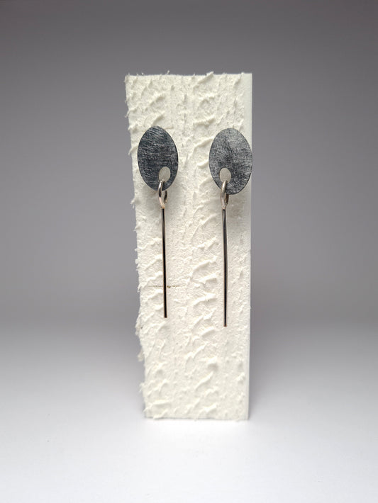 Silver oval earrings from the fiLs collection