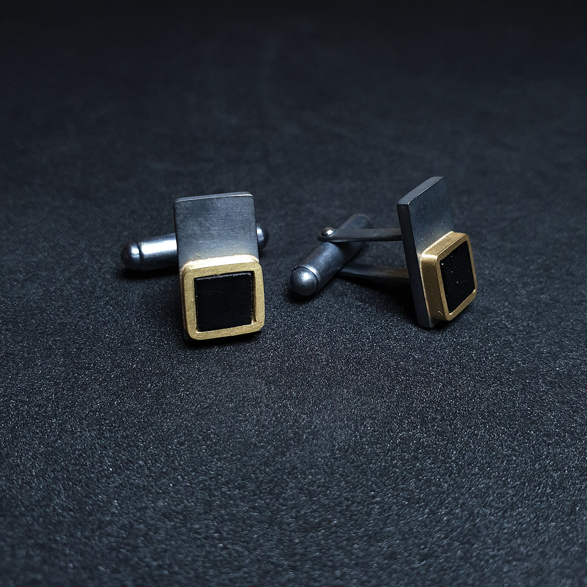 Cufflinks from the squaRes collection