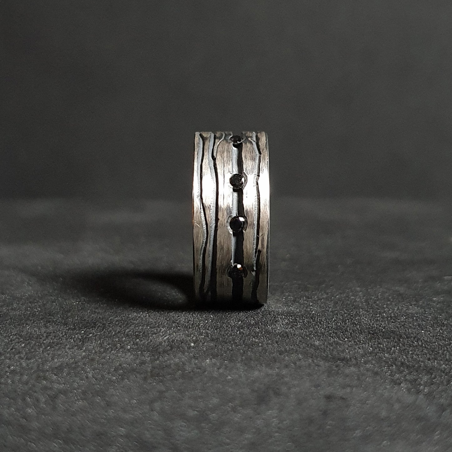 Ring from the caMins collection