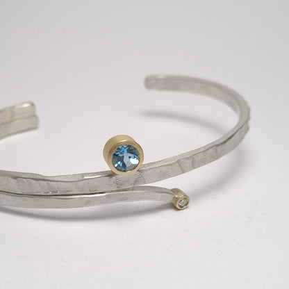 Brazalete forJa con topacio azul.