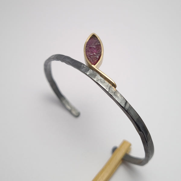 ForJa bracelet with pink tourmaline. O