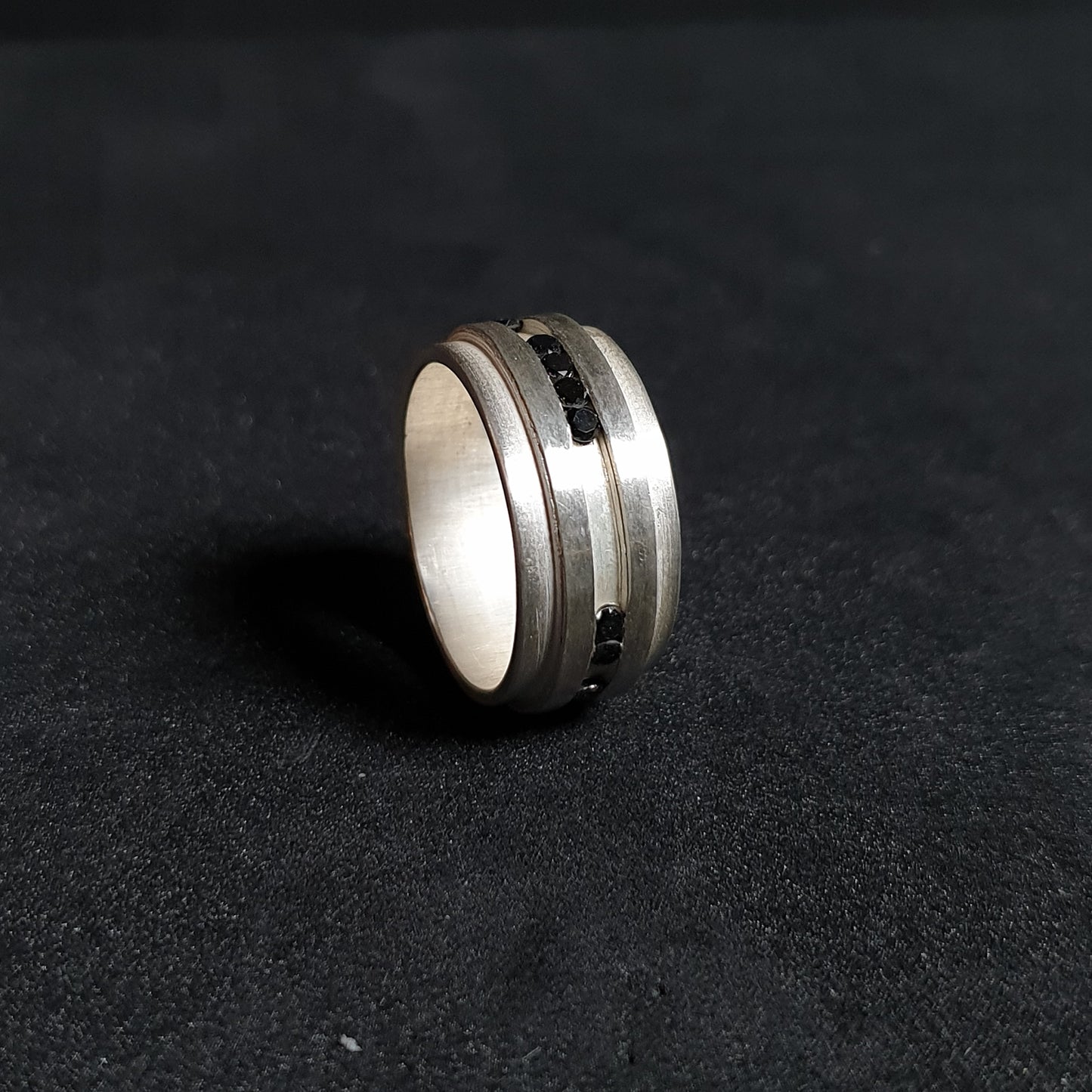 Ring from the liNe collection