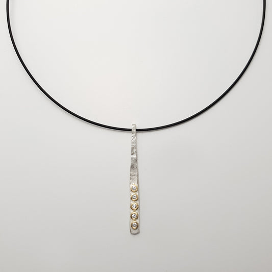 Pendant from the forJa collection.