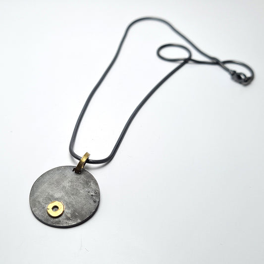 Pendant O of the imProvisada collection