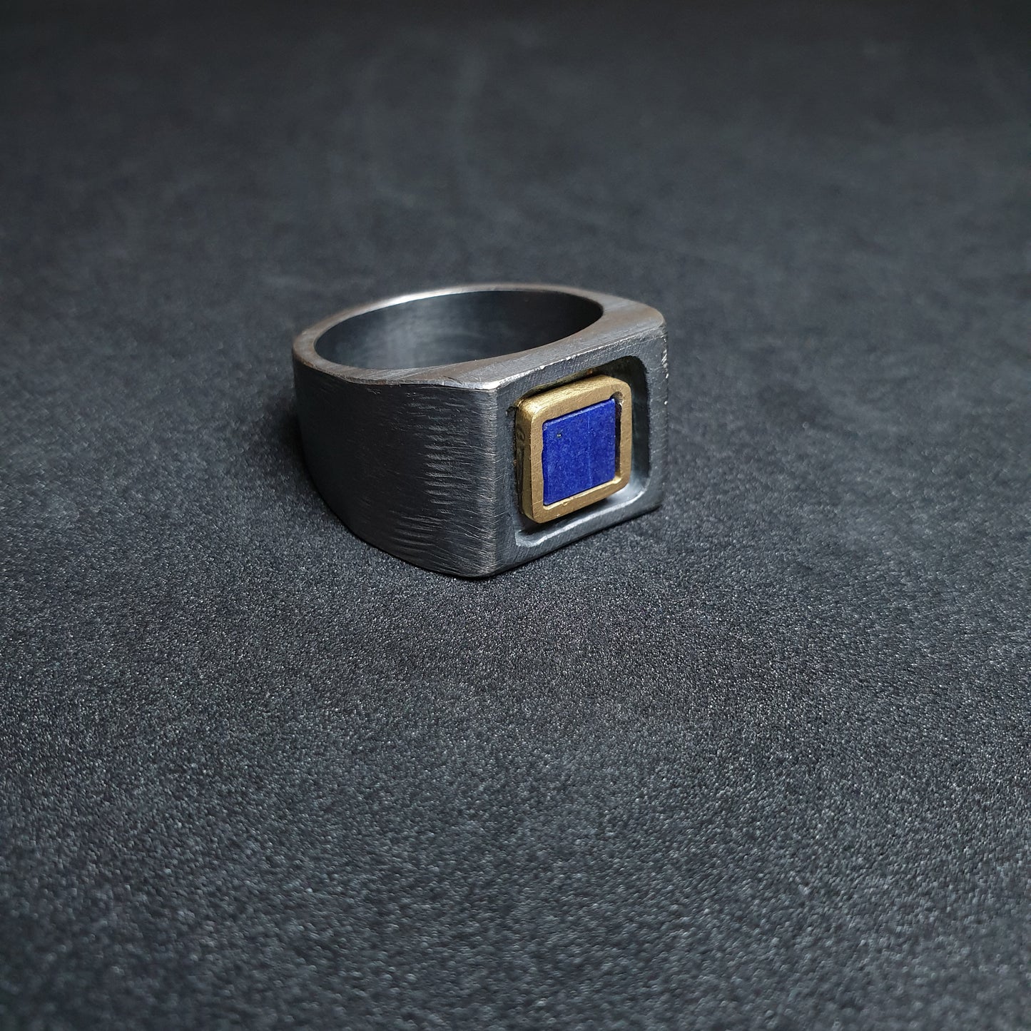 Ring from the squaRes collection