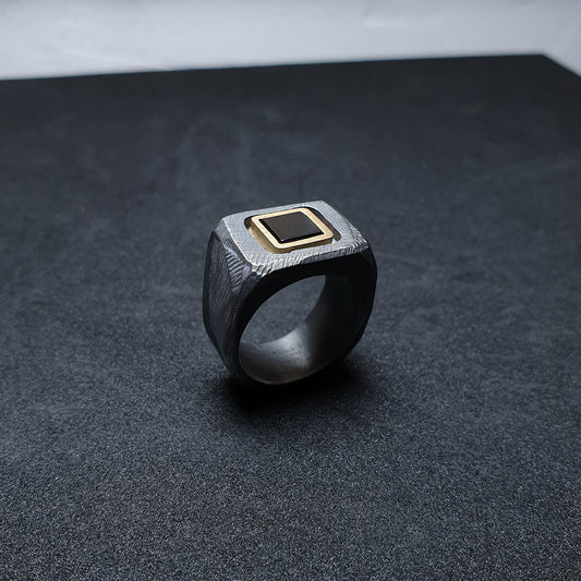 Ring from the squaRes collection