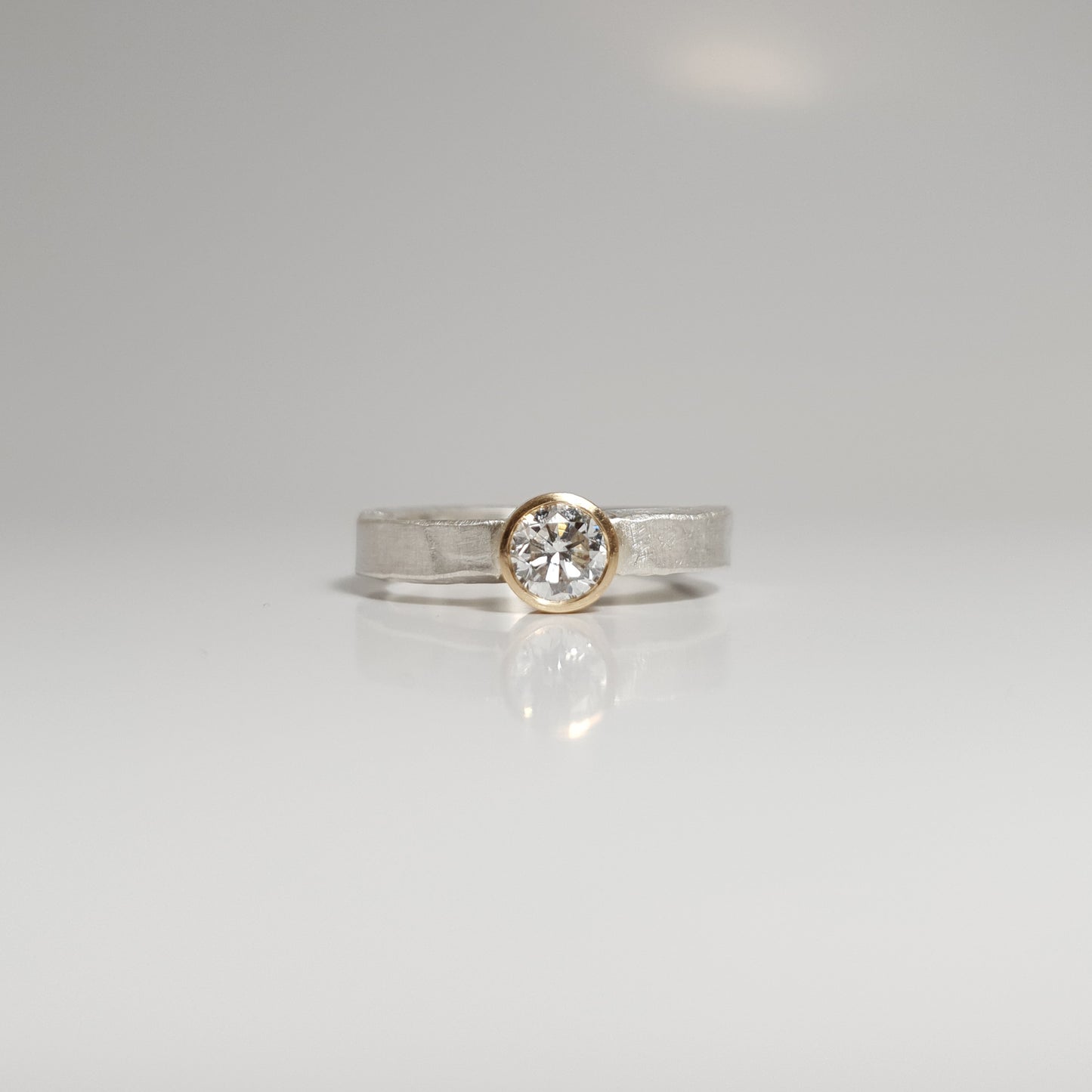 Solitaire from the forJa collection. 030