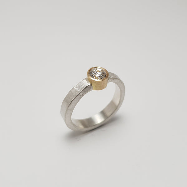 Solitaire from the forJa collection. 030