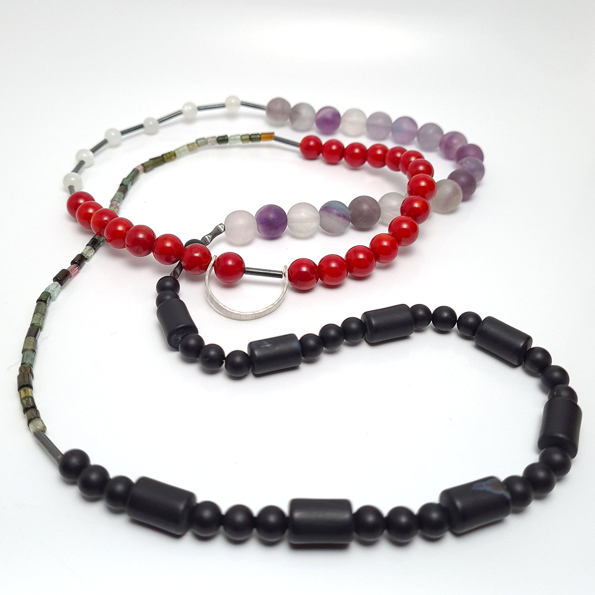 Red & Black. Necklace from the 80 collection.