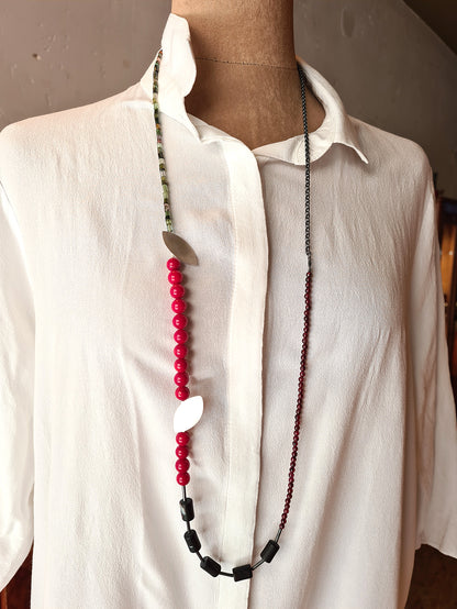 Leaves. Necklace from the 80 collection.