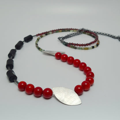 Leaves. Necklace from the 80 collection.